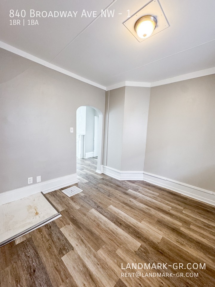 840 Broadway Ave Nw #1 - Photo 6 of 16
