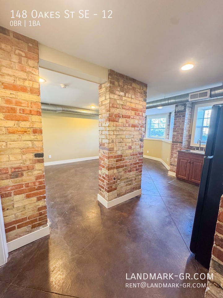 148 Oakes St Se #12 - Photo 2 of 17