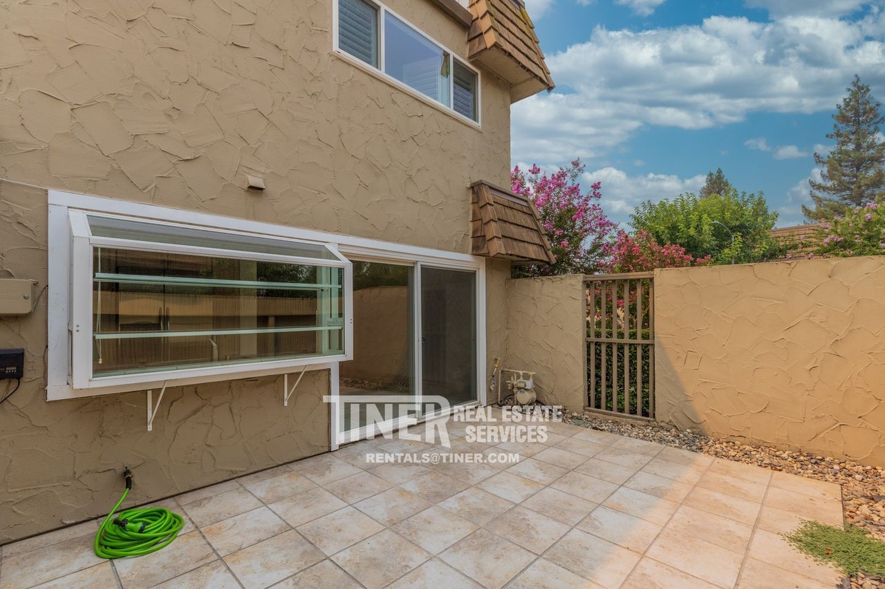 2452 Via Camino Ave - Photo 5 of 28