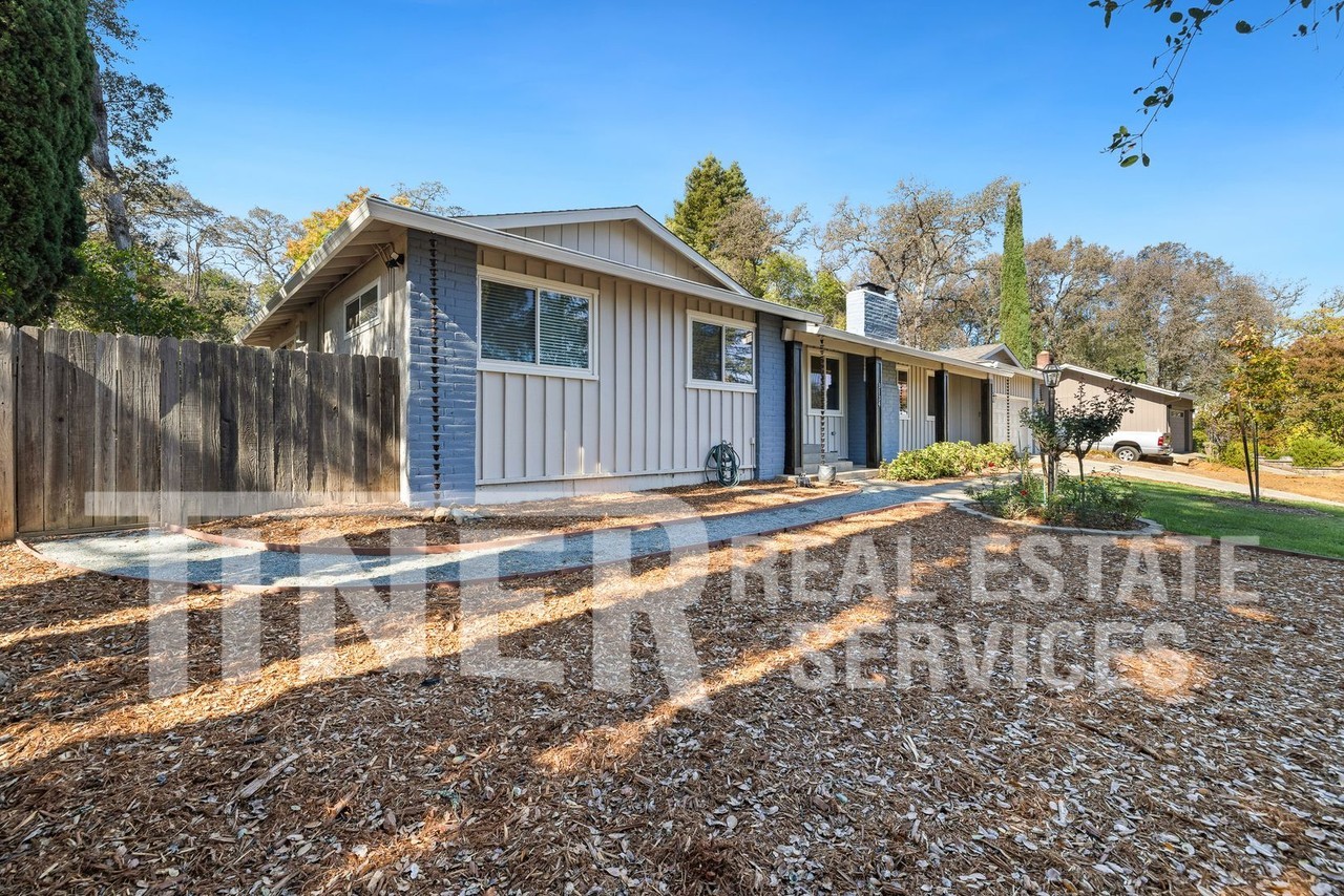 3134 Stanford Ln - Photo 5 of 29