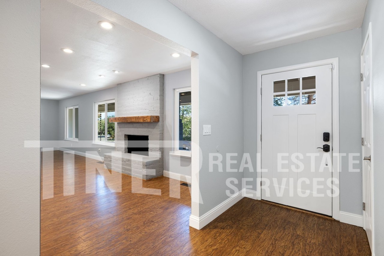 3134 Stanford Ln - Photo 7 of 29