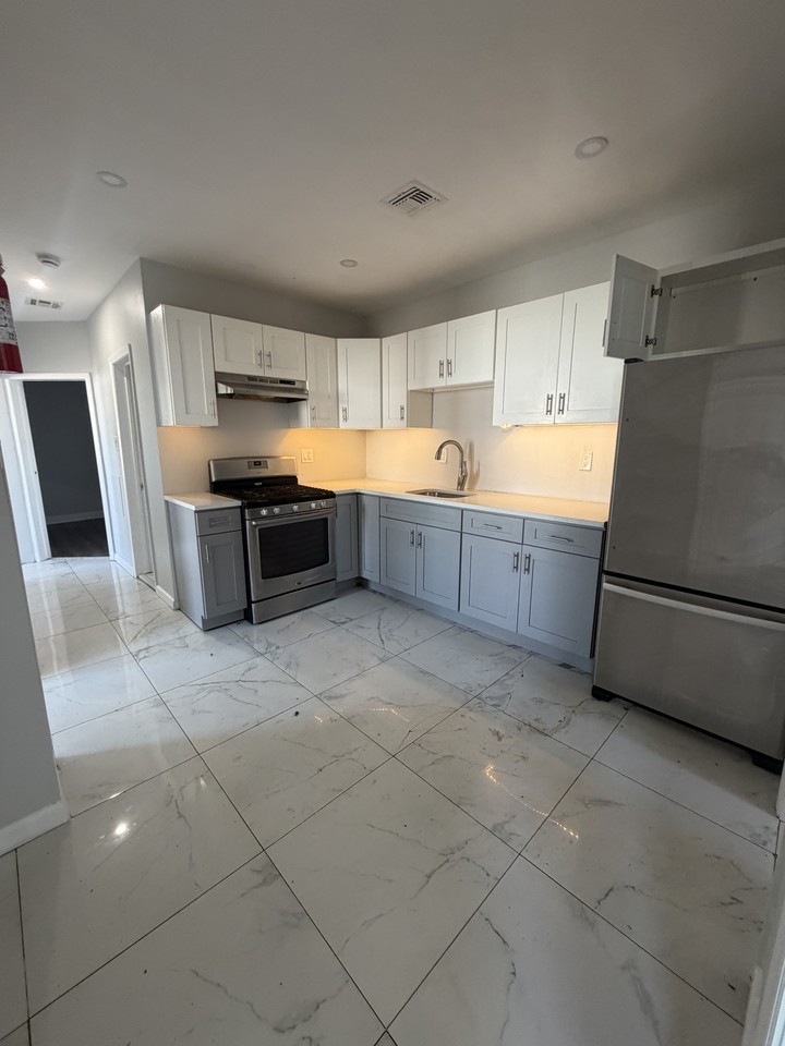 61 Warner Ave #2 - Photo 2 of 9