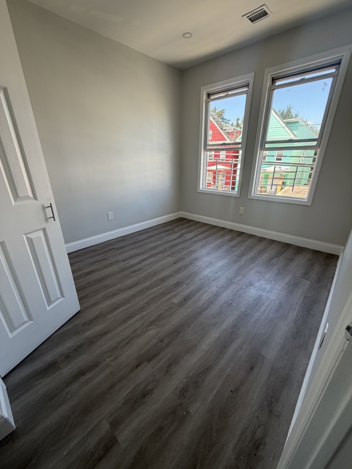 61 Warner Ave #2 - Photo 7 of 9
