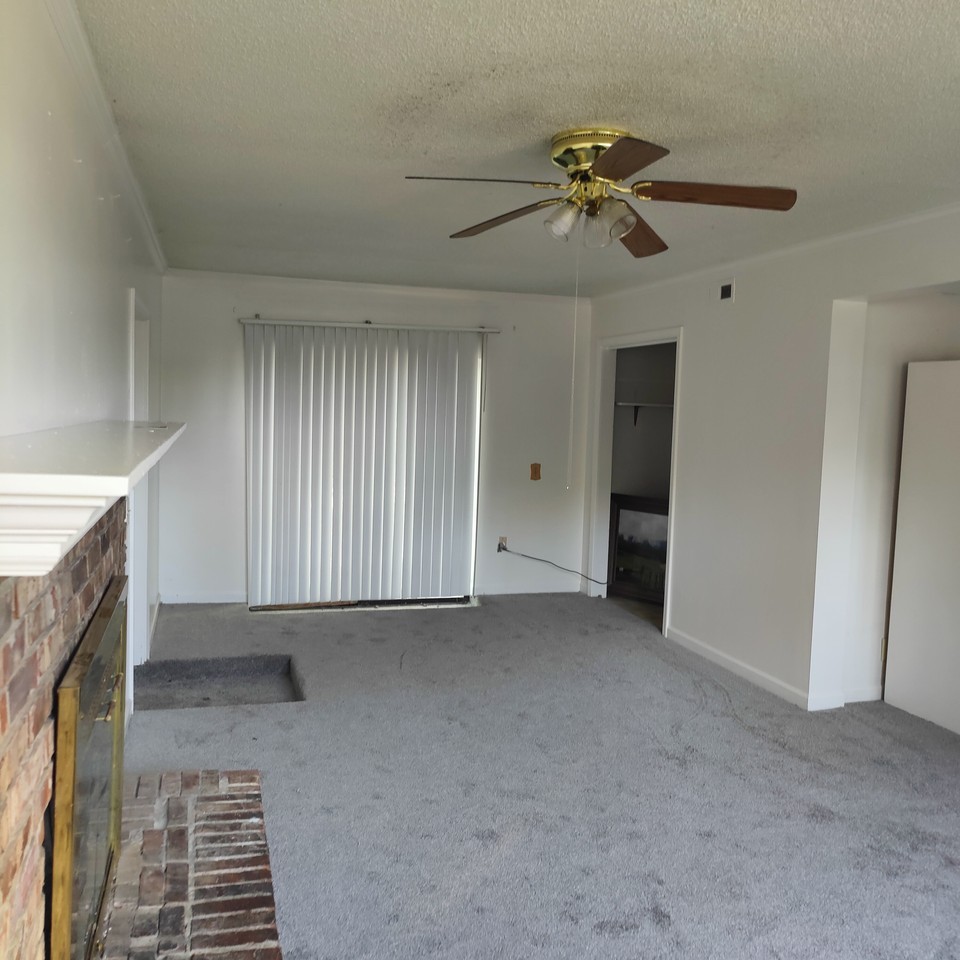 121 Apollo Ct W #NA - Photo 2 of 14