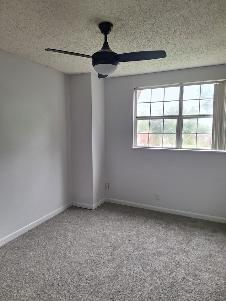 121 Apollo Ct W #NA - Photo 4 of 14