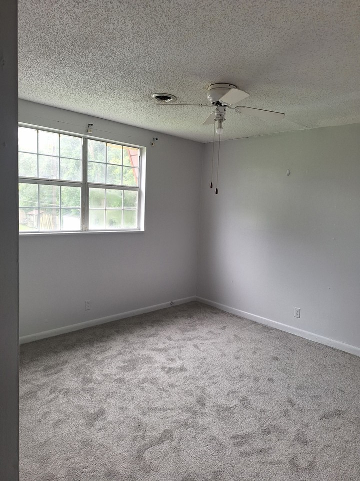 121 Apollo Ct W #NA - Photo 3 of 14