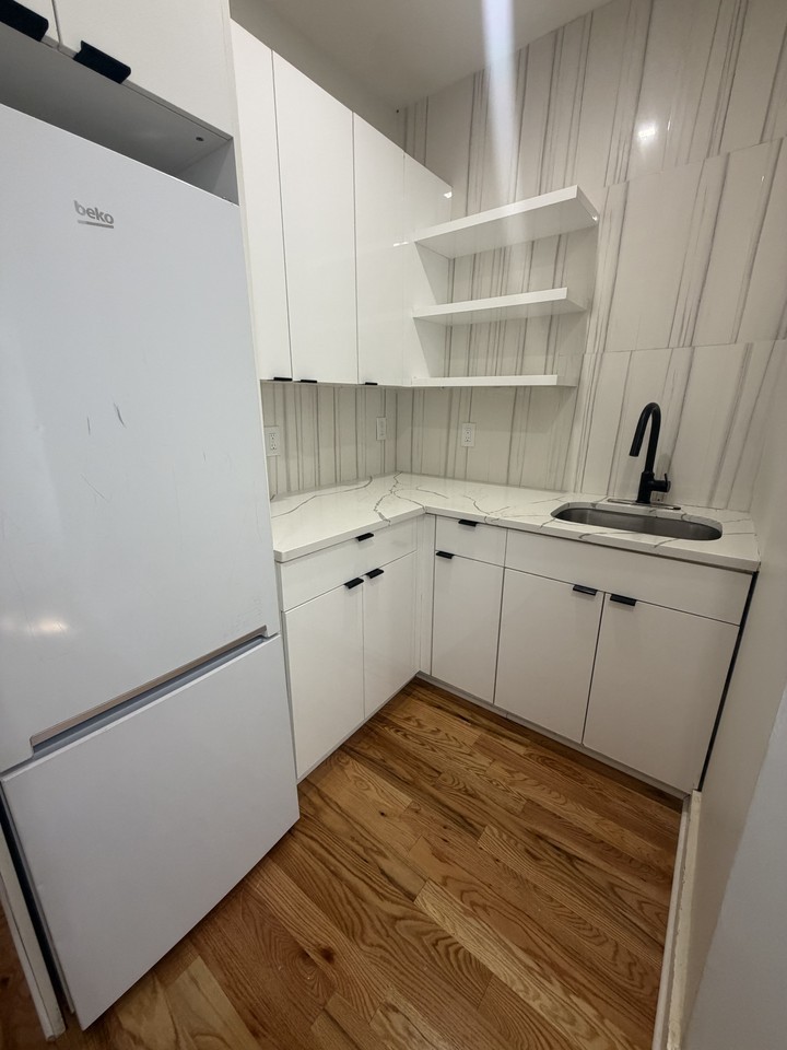 28 Dales Ave #2