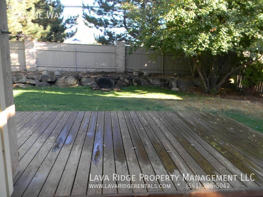 3086 Ne Waverly Ct - Photo 3 of 47