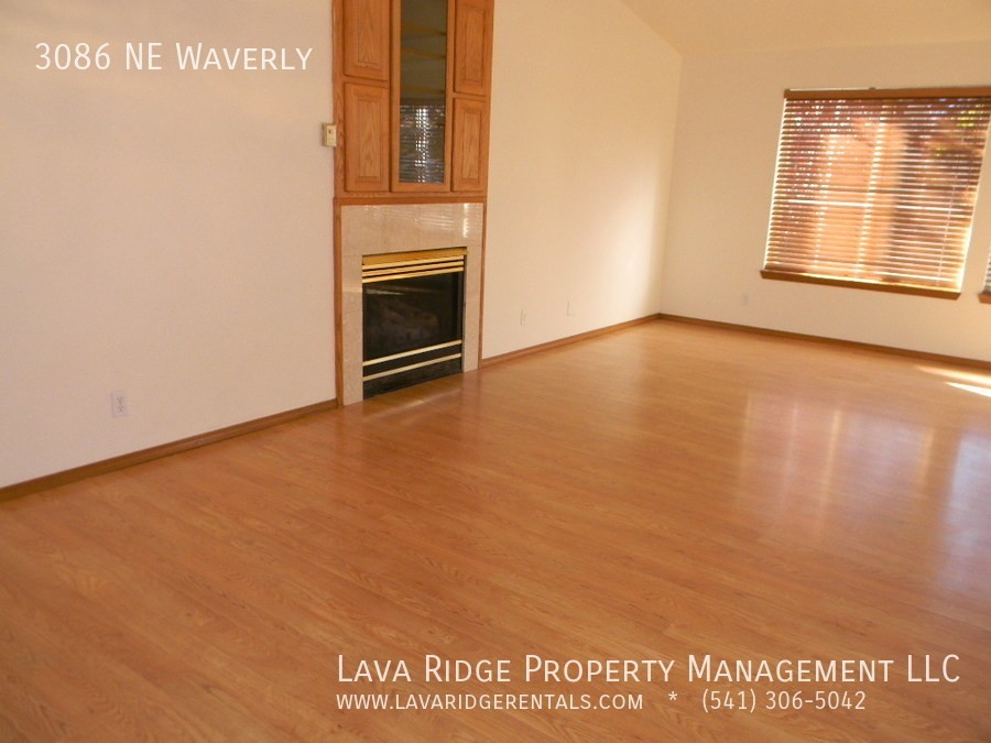 3086 Ne Waverly Ct - Photo 6 of 47