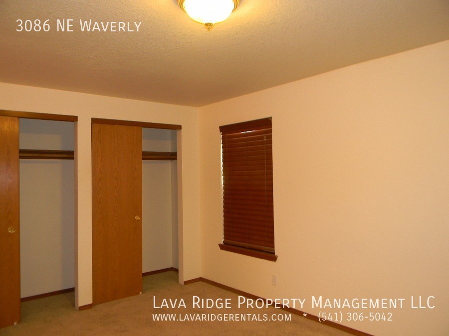 3086 Ne Waverly Ct - Photo 7 of 47