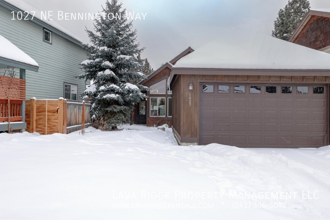 1027 Ne Bennington Way - Photo 4 of 29