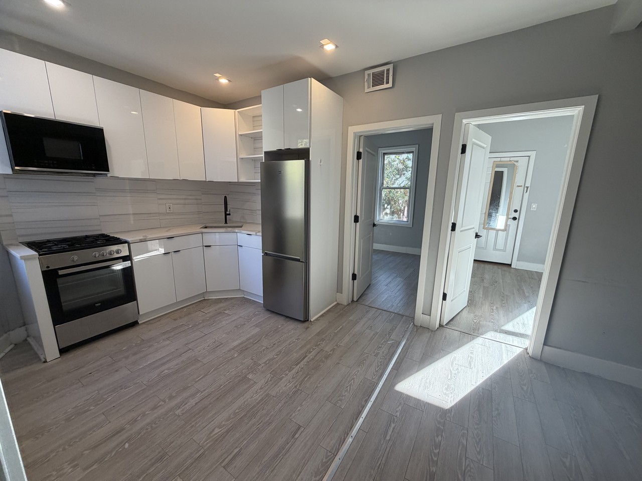 88 Wallis Ave #1B - Photo 2 of 9