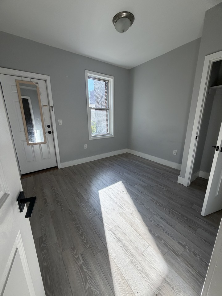 88 Wallis Ave #1B - Photo 4 of 9