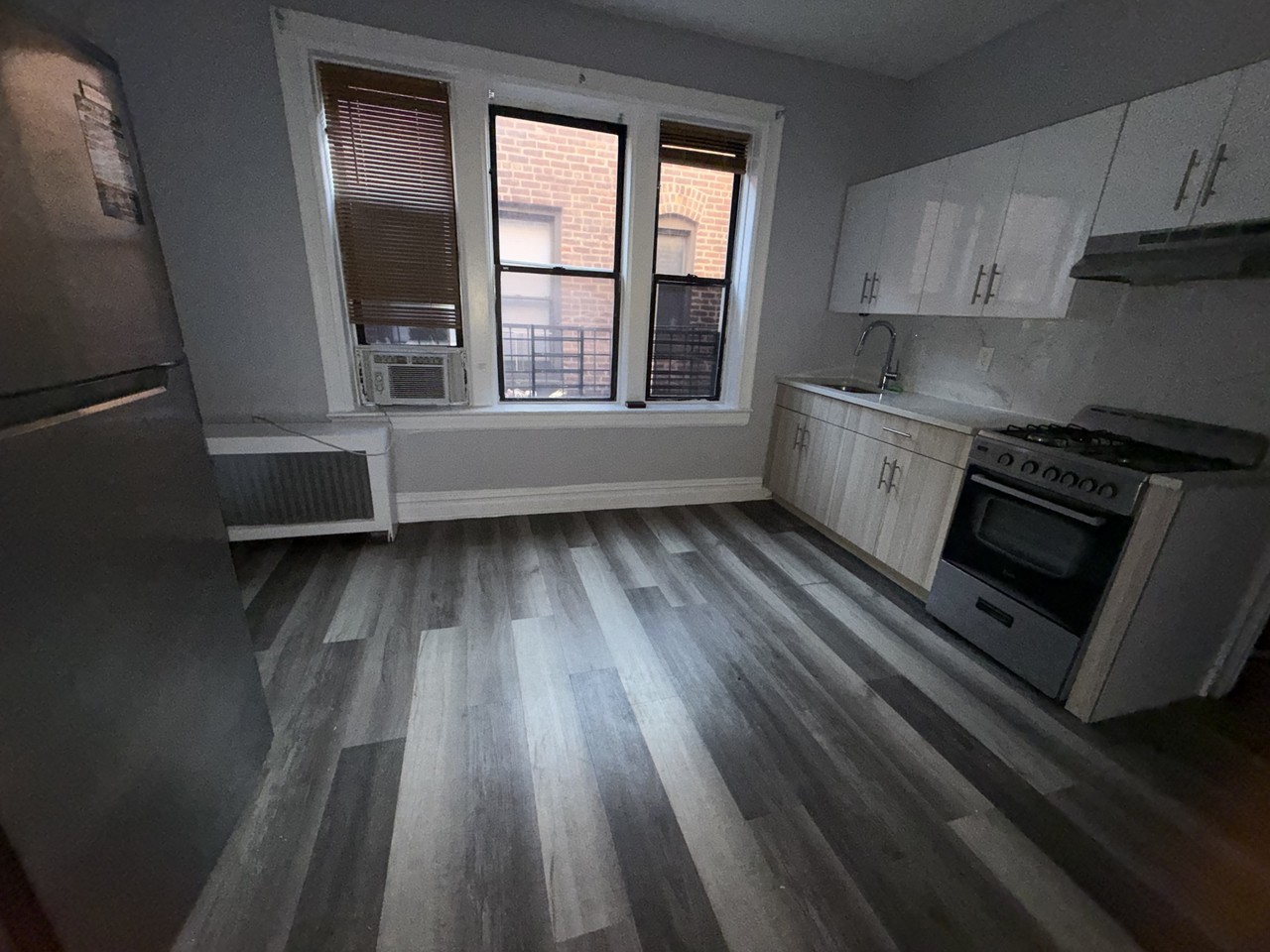 122 Corbin Ave #401 - Photo 2 of 7