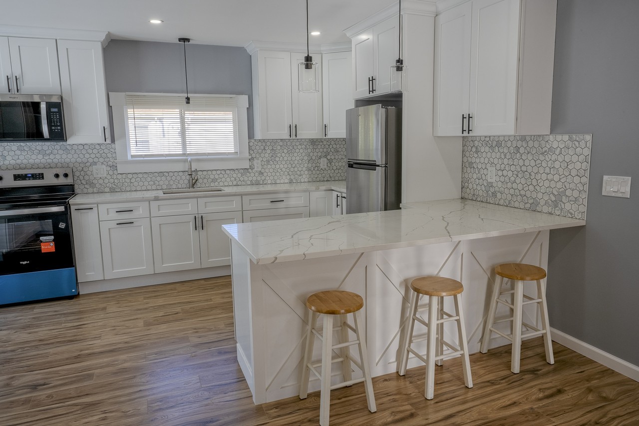 112 Broad St #NA - Photo 2 of 19