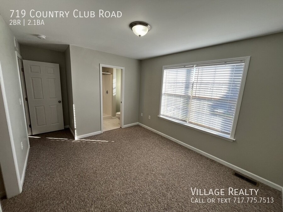 719 Country Club Rd - Photo 3 of 50