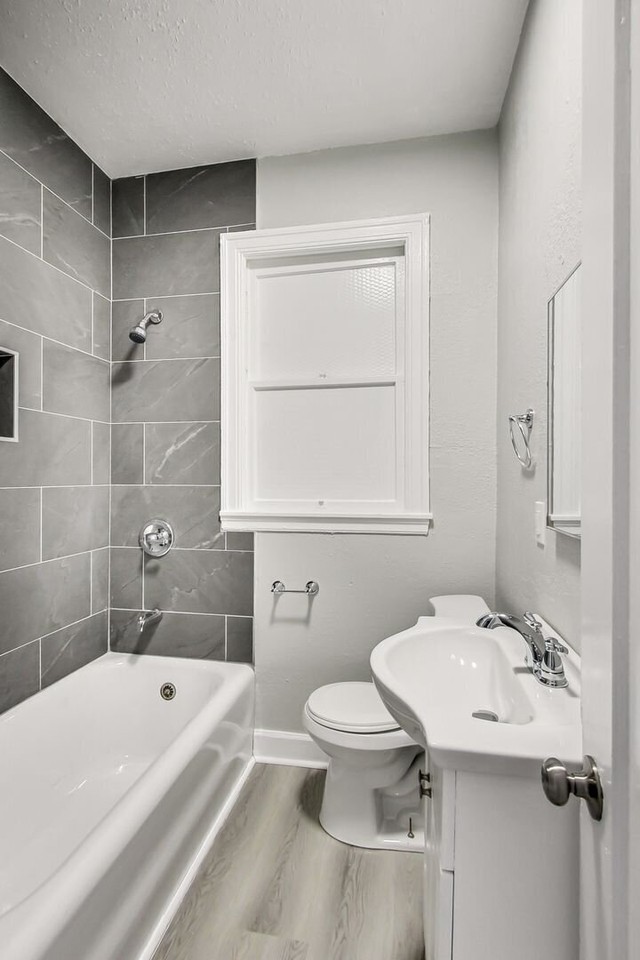 1824 Linden St #02 - Photo 3 of 6