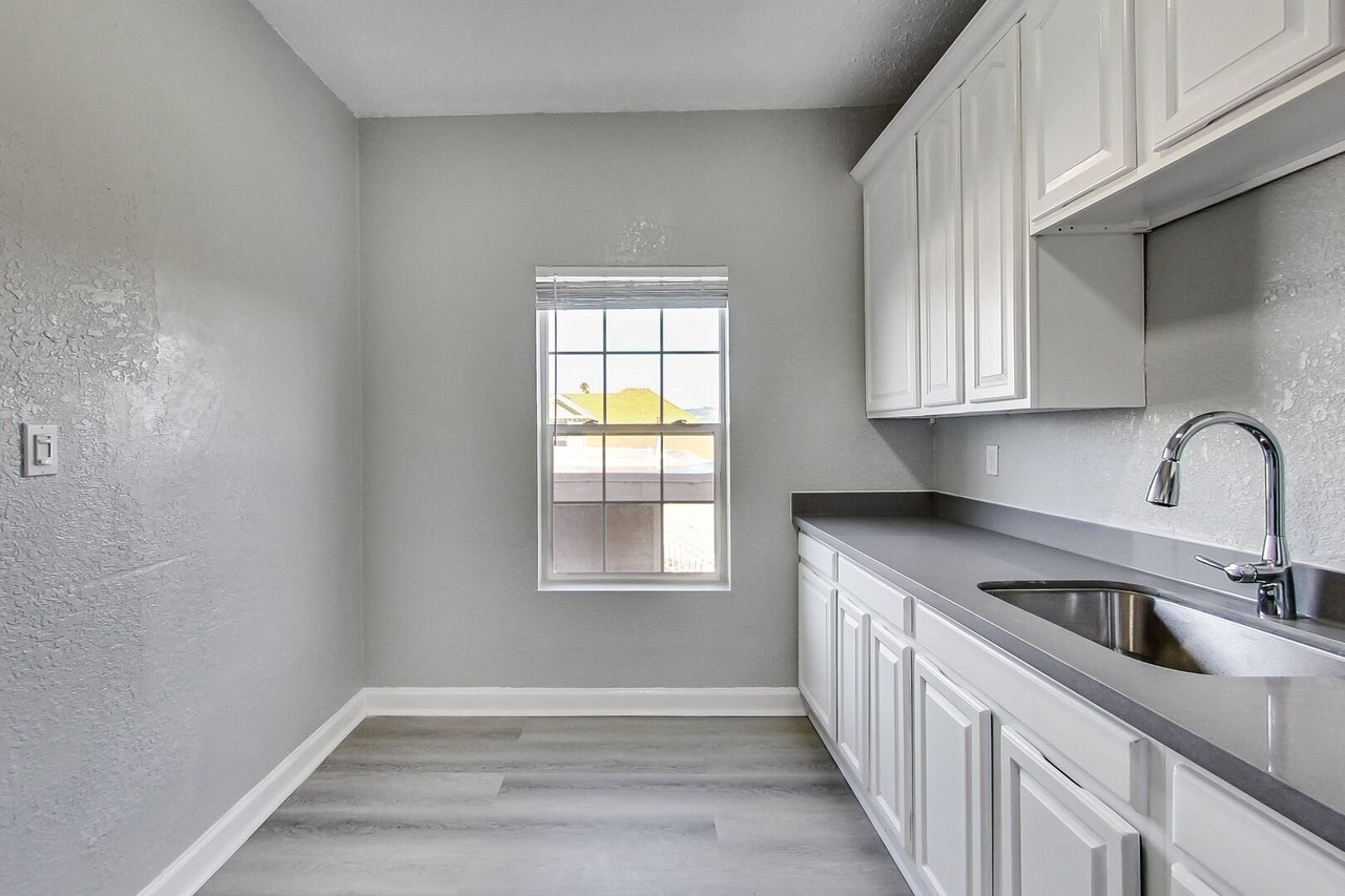1824 Linden St #02 - Photo 4 of 6