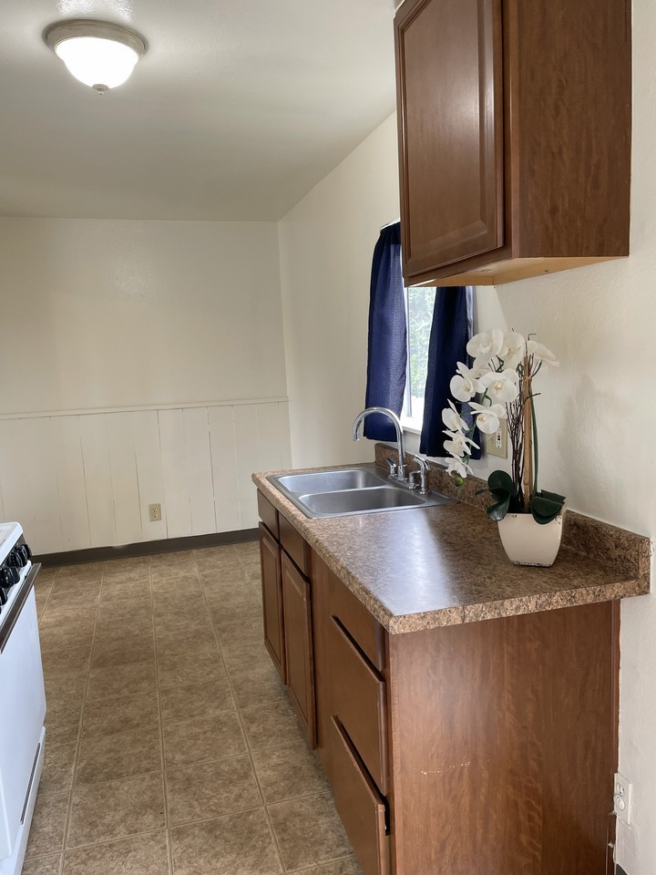 424 Ponoma St #428 - Photo 3 of 9