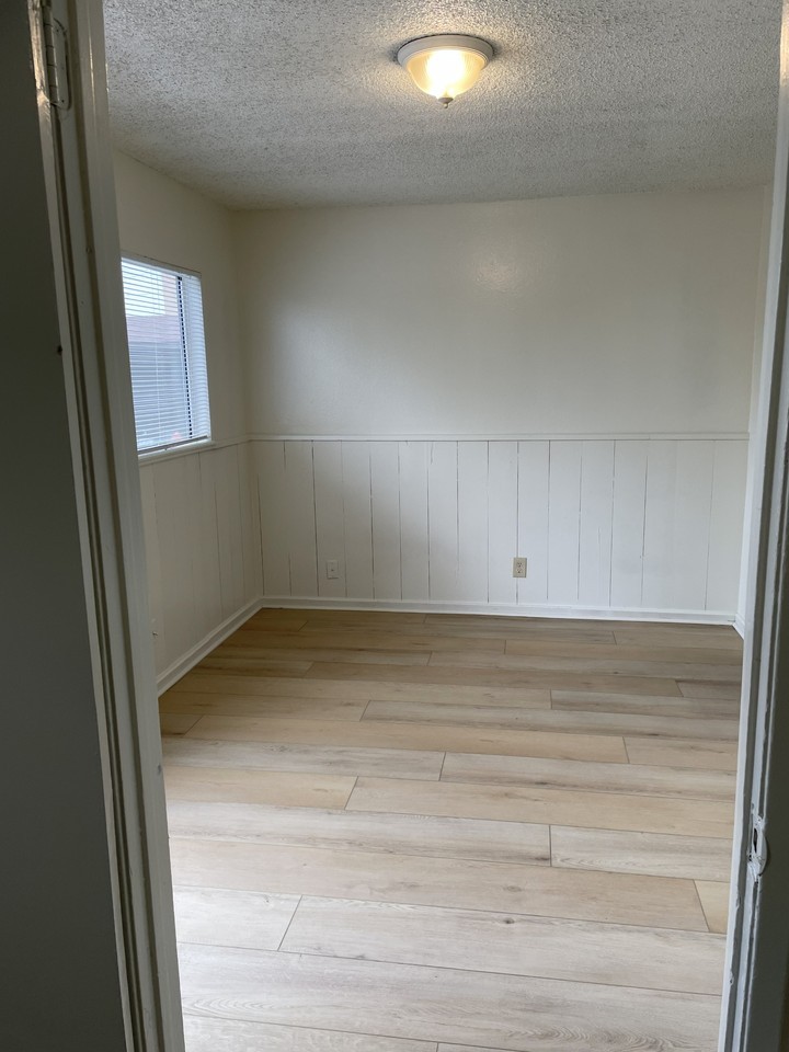 424 Ponoma St #428 - Photo 4 of 9