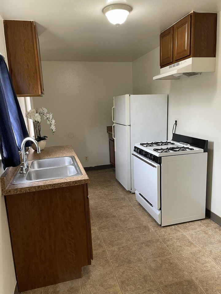 424 Ponoma St #428 - Photo 5 of 9