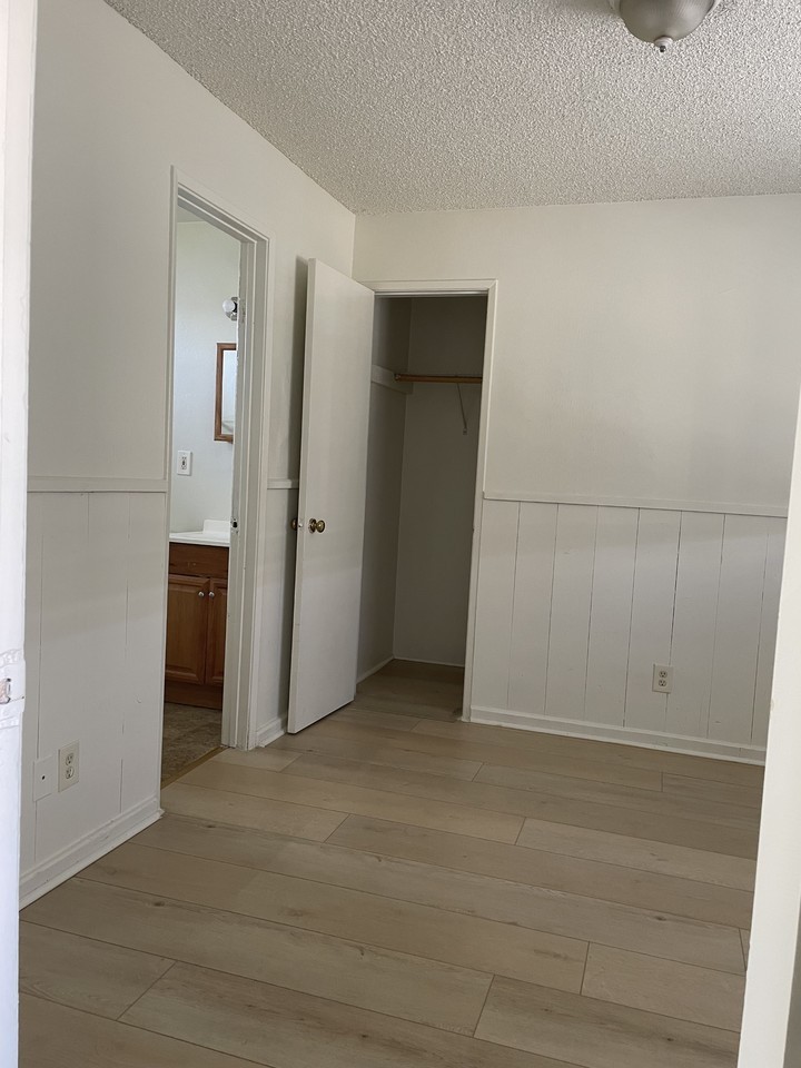 424 Ponoma St #428 - Photo 6 of 9