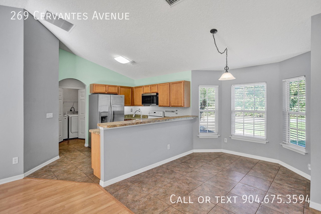 269 Cervantes Ave - Photo 7 of 25