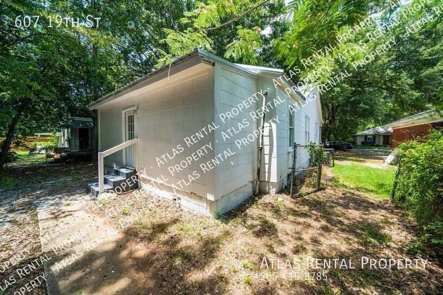 607 19th St - Photo 2 of 16