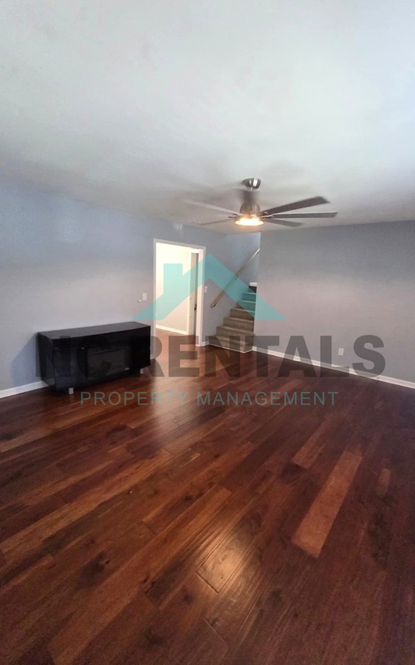 10 Rasheeda Ct - Photo 3 of 44