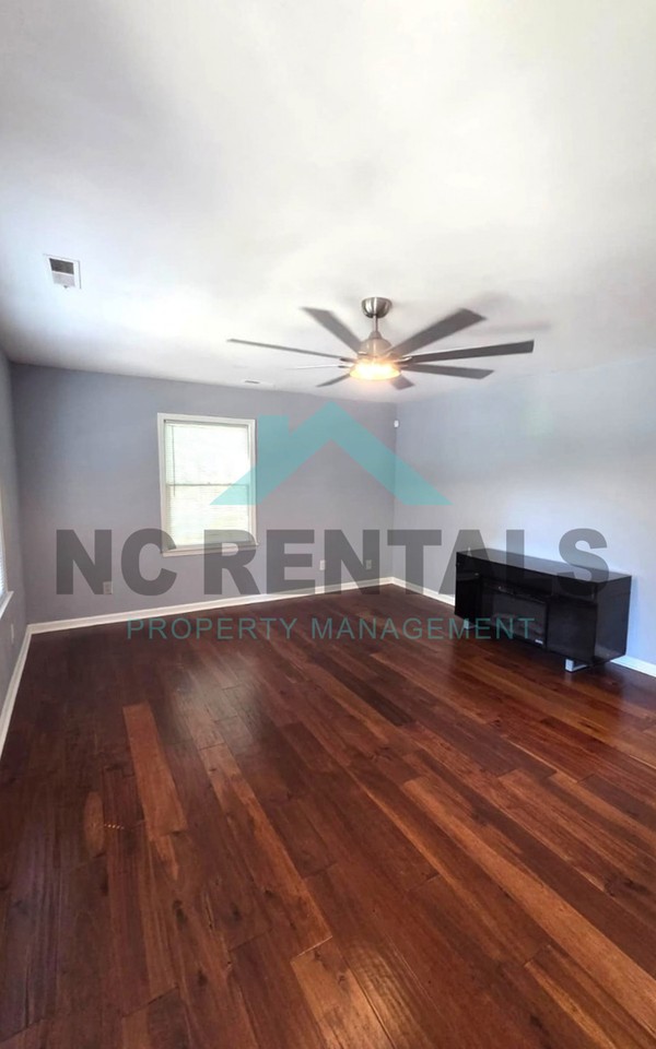 10 Rasheeda Ct - Photo 7 of 44