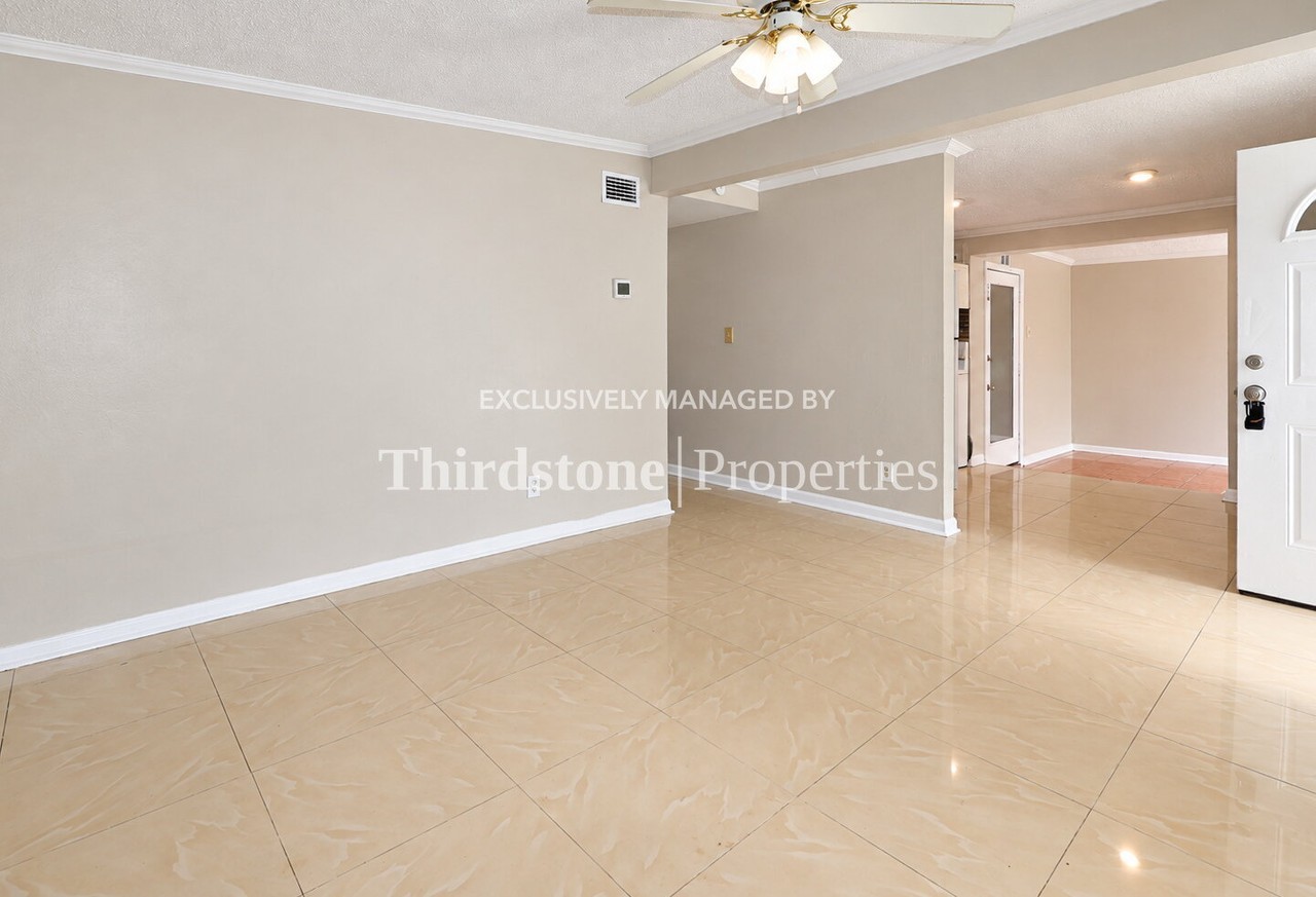 8115 Free Ave - Photo 3 of 27
