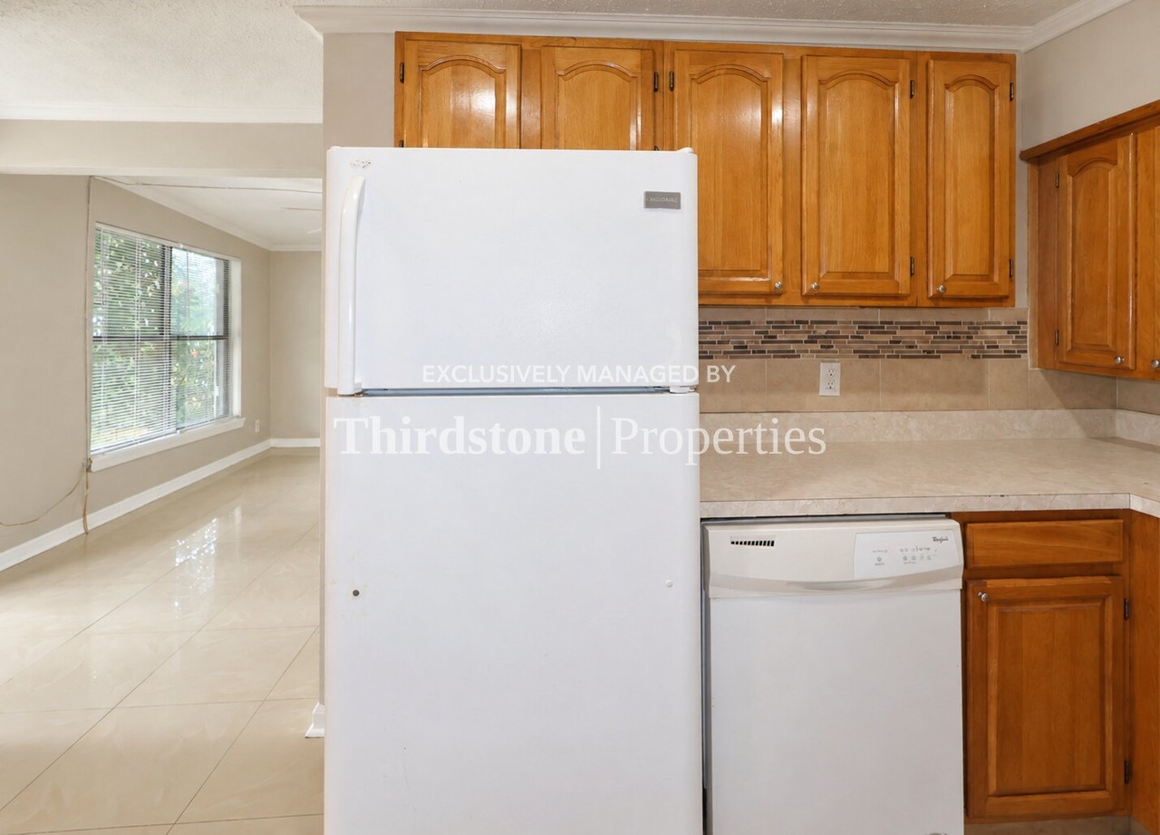 8115 Free Ave - Photo 6 of 27