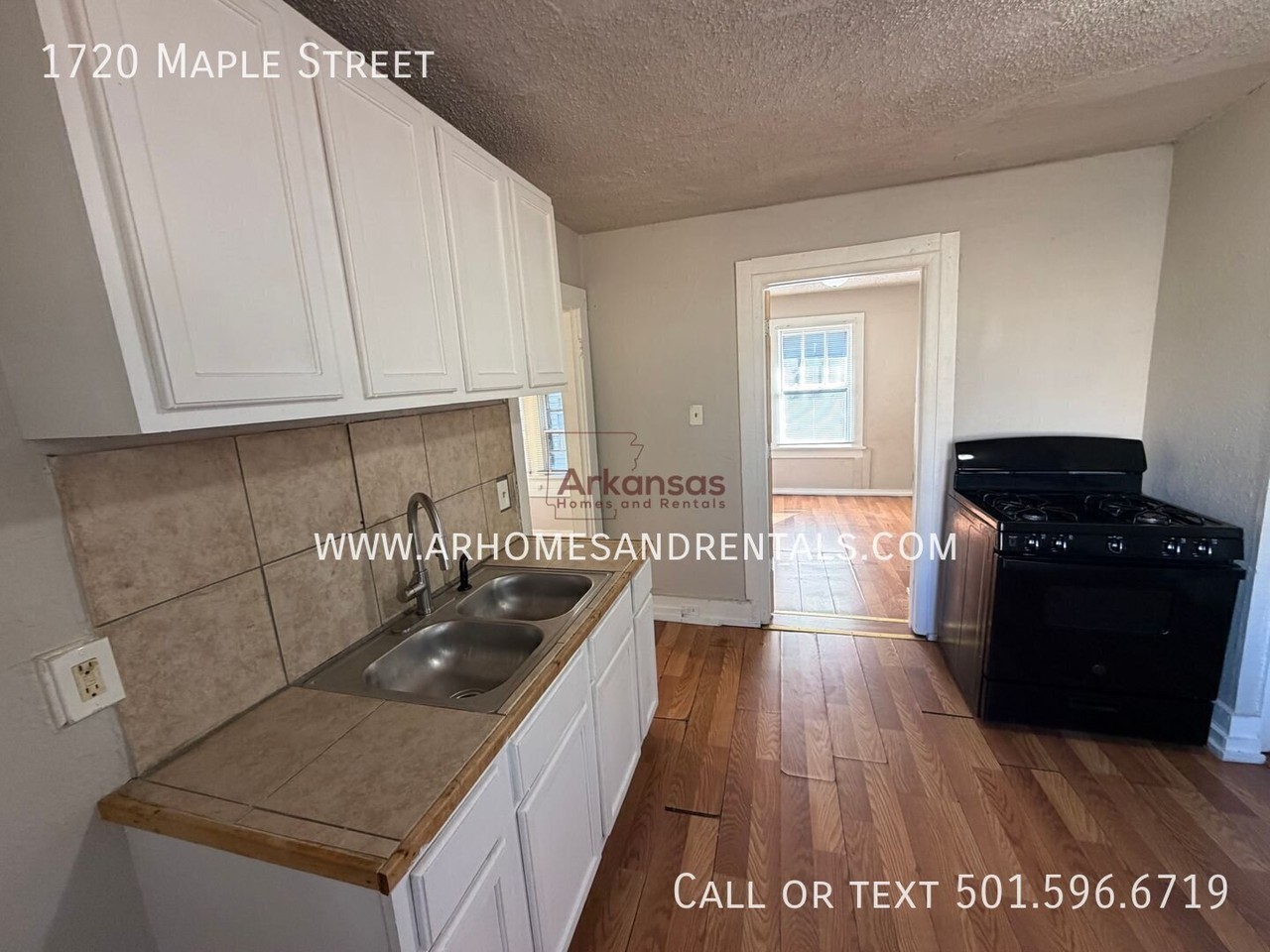 1720 Maple St - Photo 4 of 12