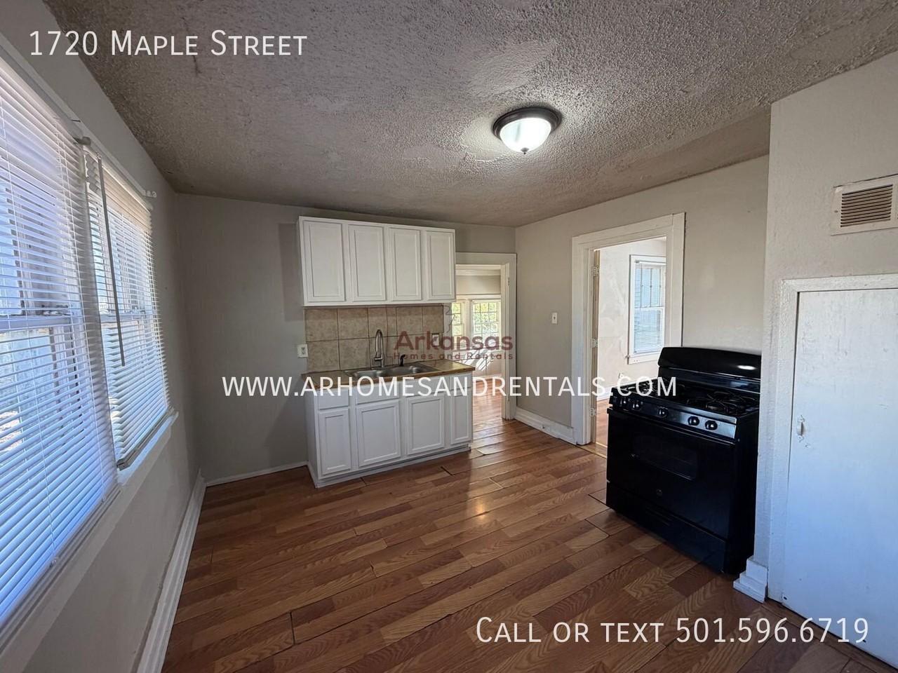 1720 Maple St - Photo 5 of 12