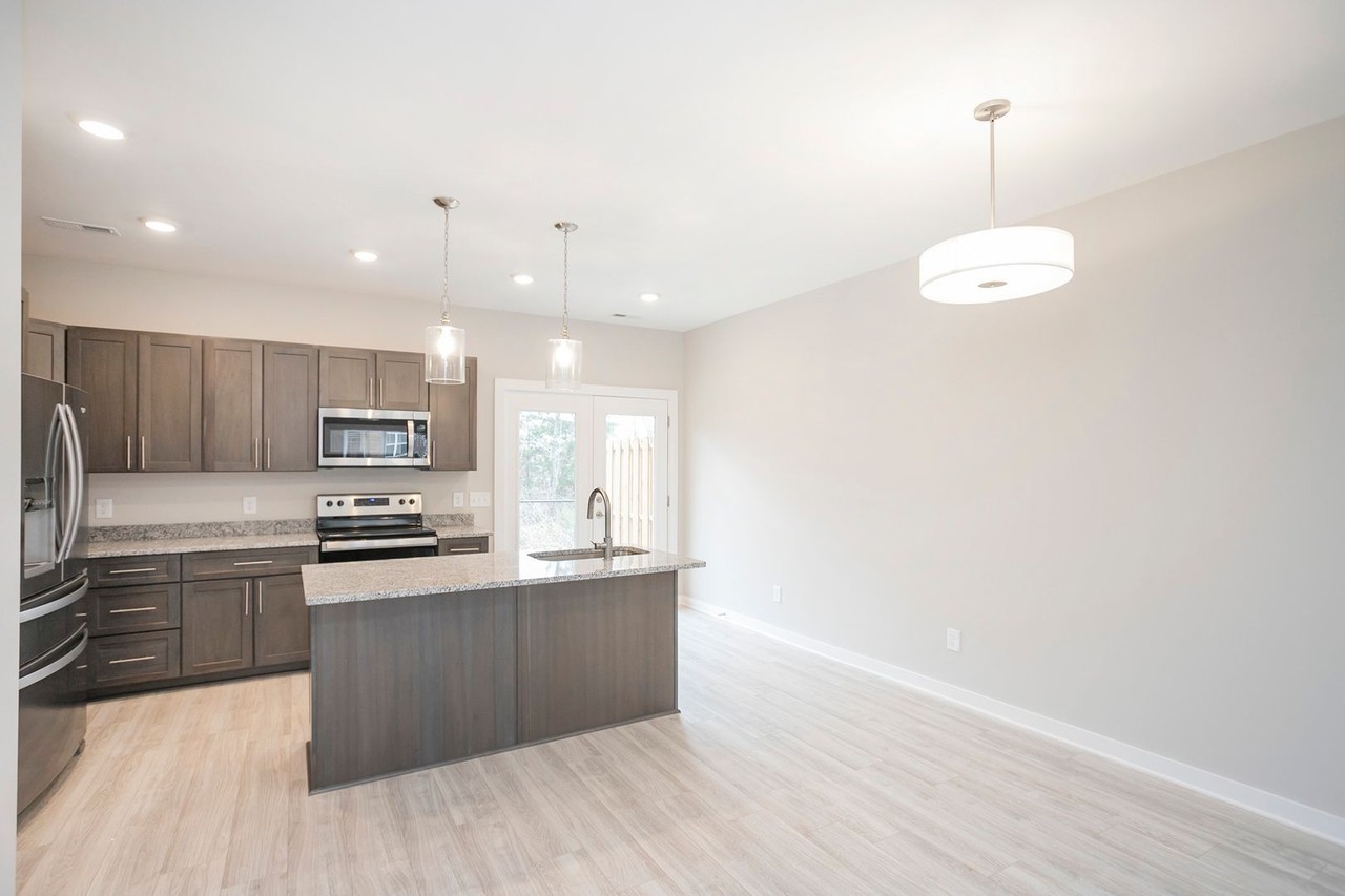 2418 Danilynn Dr - Photo 7 of 20