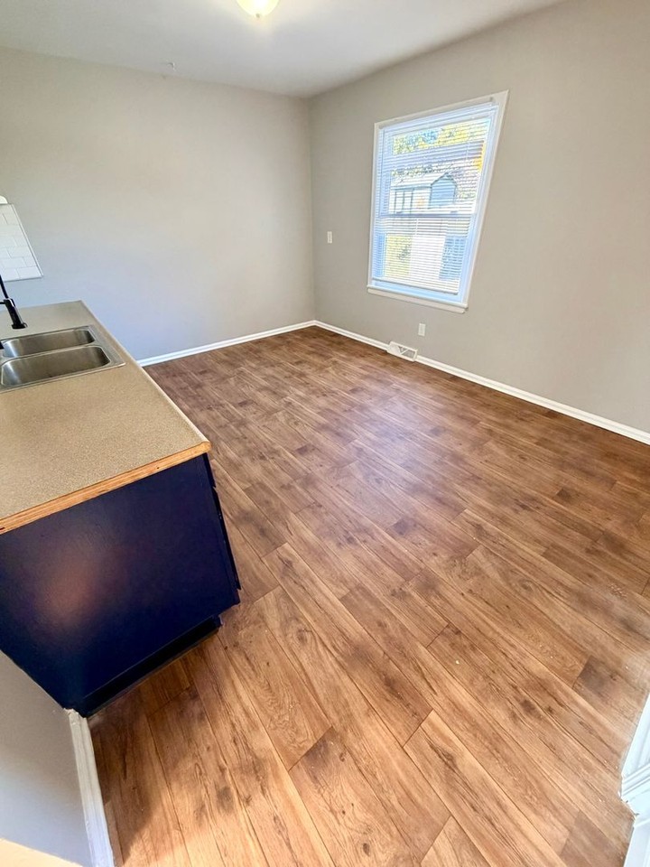343 Tangley Way - Photo 2 of 16