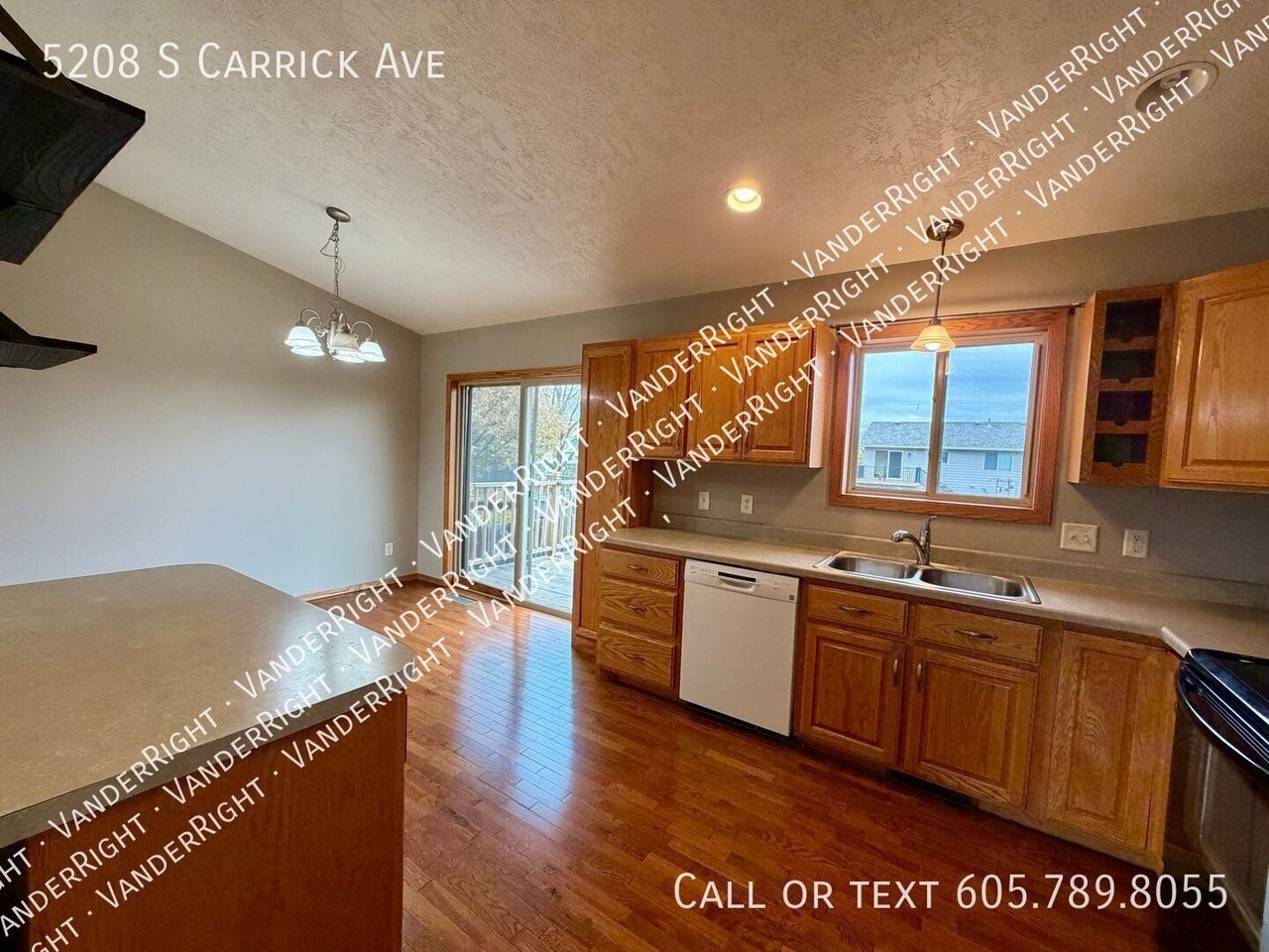 5208 S Carrick Ave - Photo 6 of 22