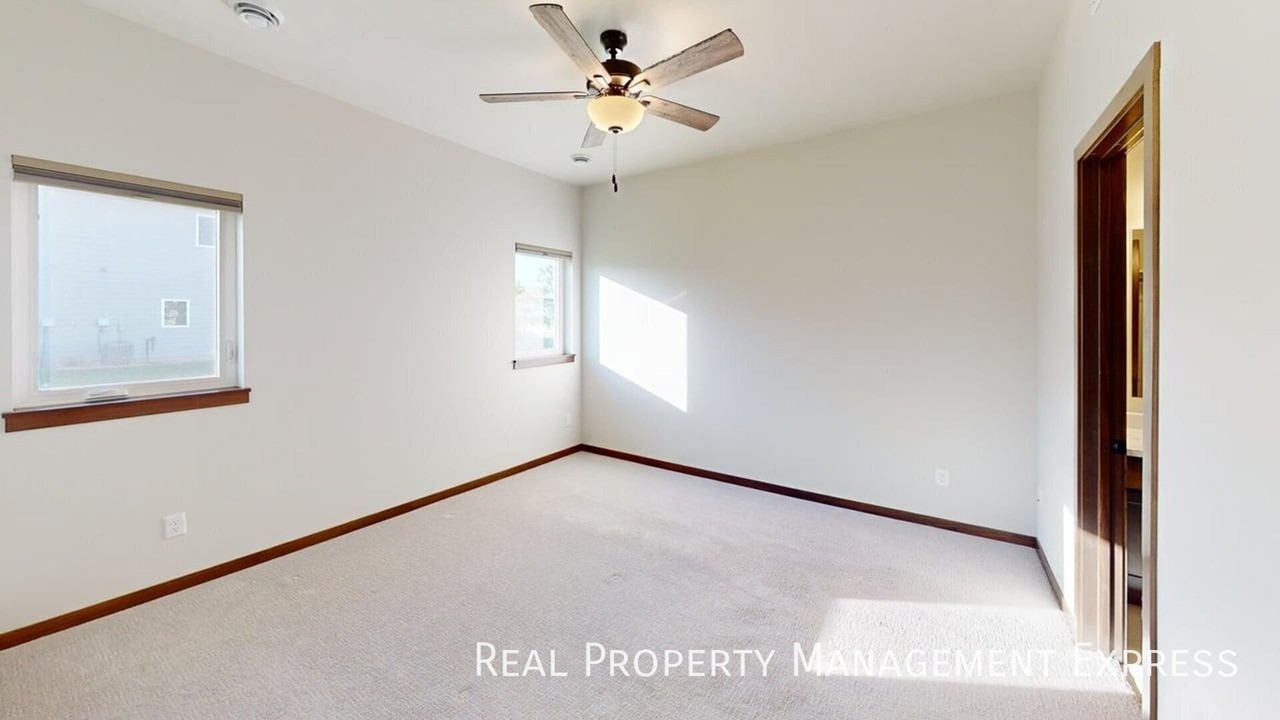 5405 S Huntwood Ave - Photo 5 of 14