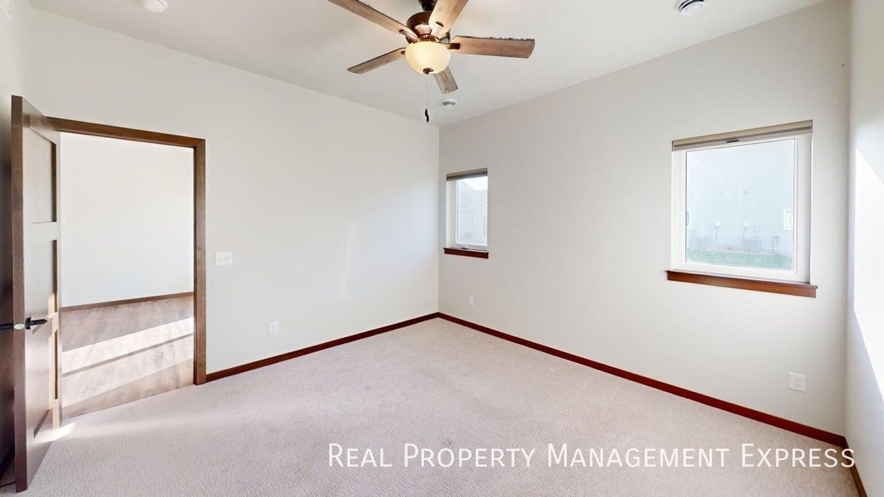 5405 S Huntwood Ave - Photo 6 of 14