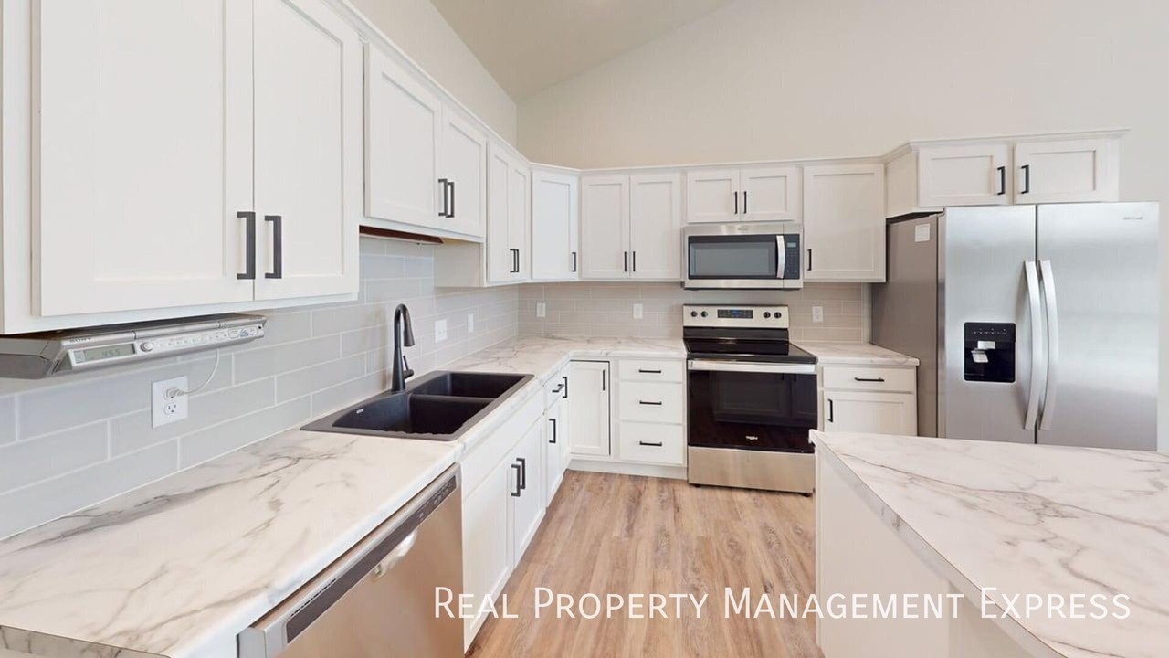 5405 S Huntwood Ave - Photo 7 of 14
