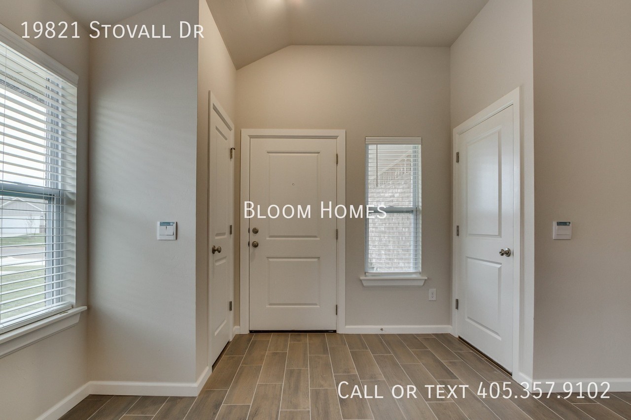 19821 Stovall Dr - Photo 4 of 27