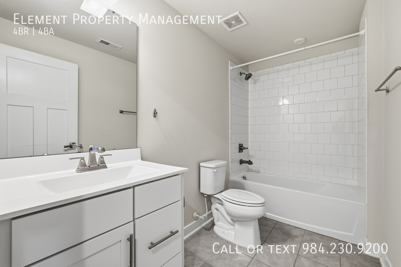 1092 Ambergate Sta #1 - Photo 6 of 35