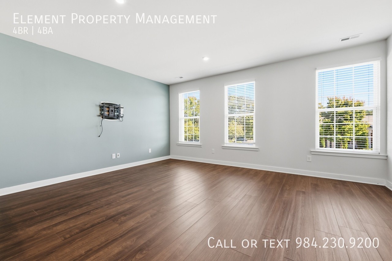1092 Ambergate Sta #1 - Photo 7 of 35
