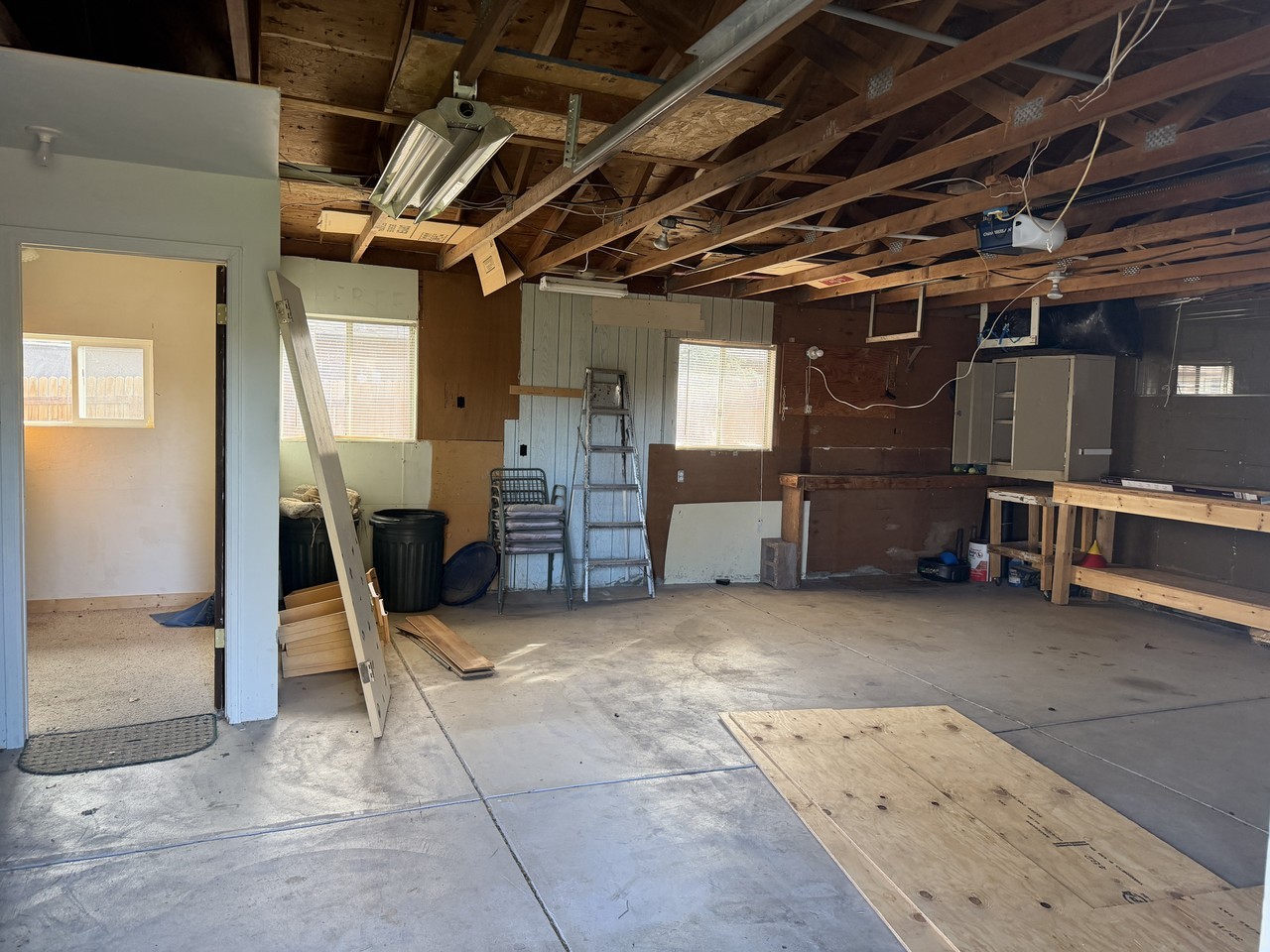 919 Fullview St - Photo 3 of 10
