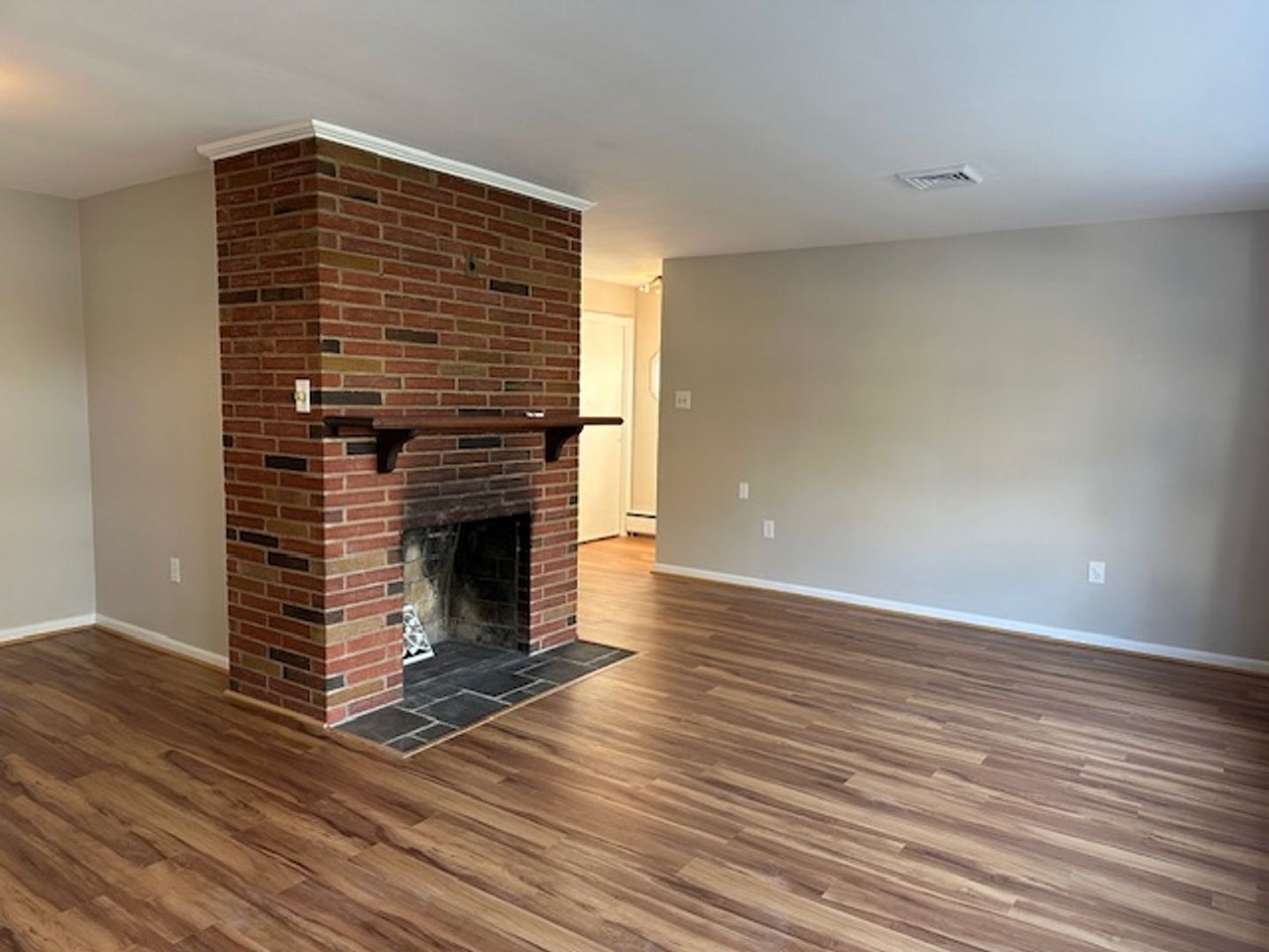 724 S 59th St - Photo 3 of 20