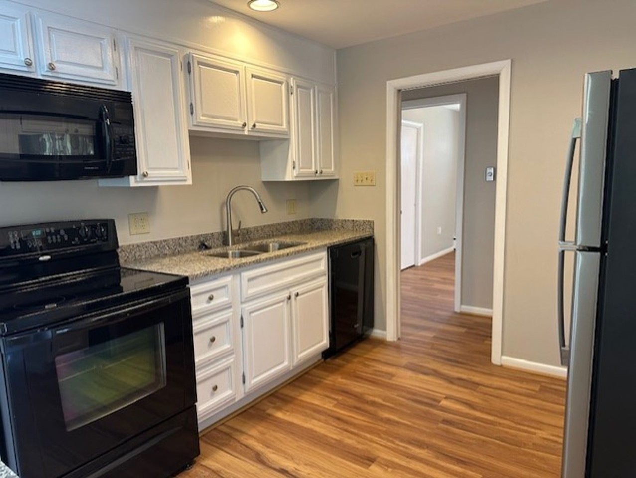 724 S 59th St - Photo 6 of 20
