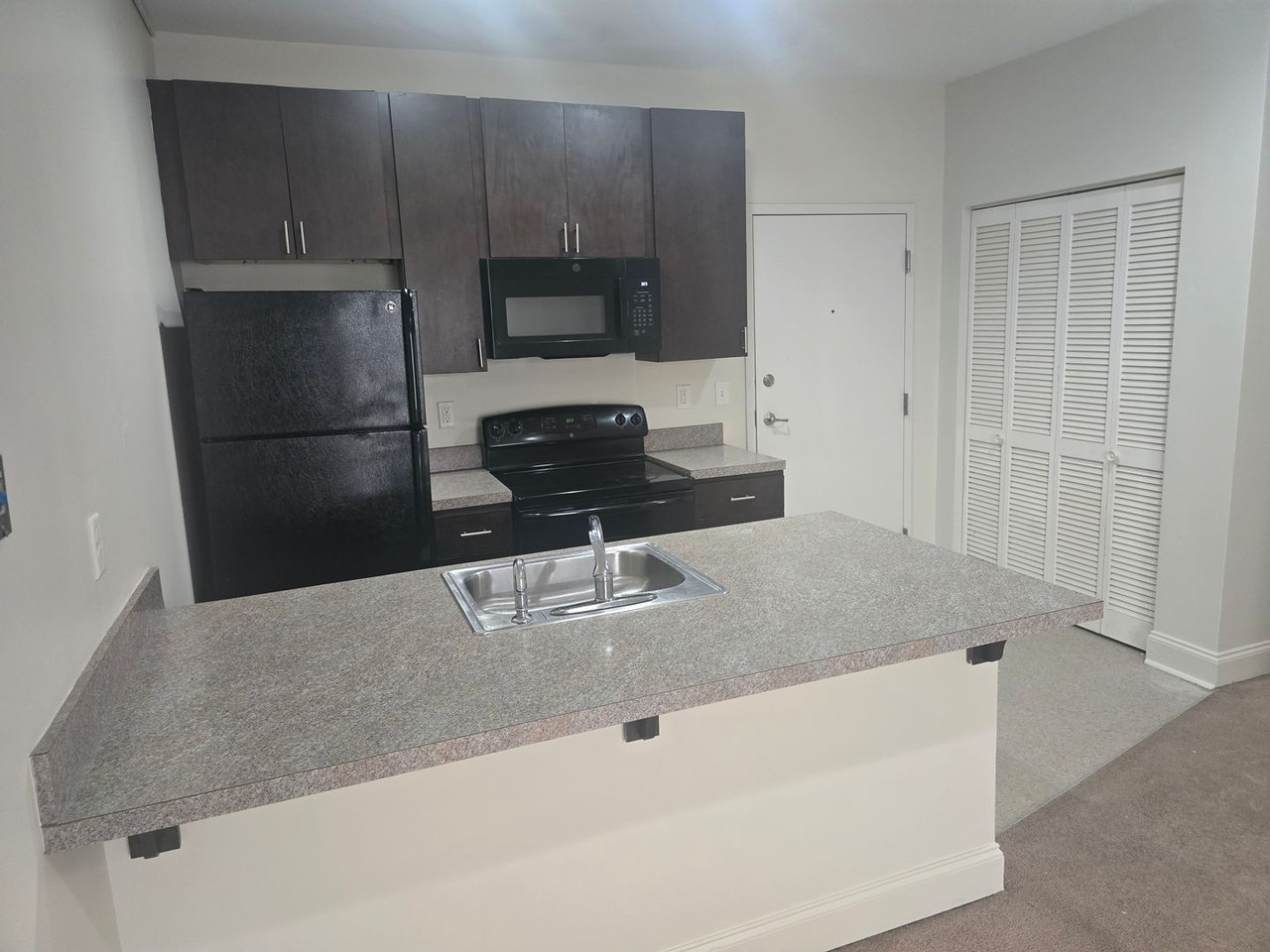 319 Market St #303 - Photo 5 of 15