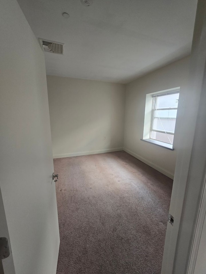 319 Market St #303 - Photo 7 of 15