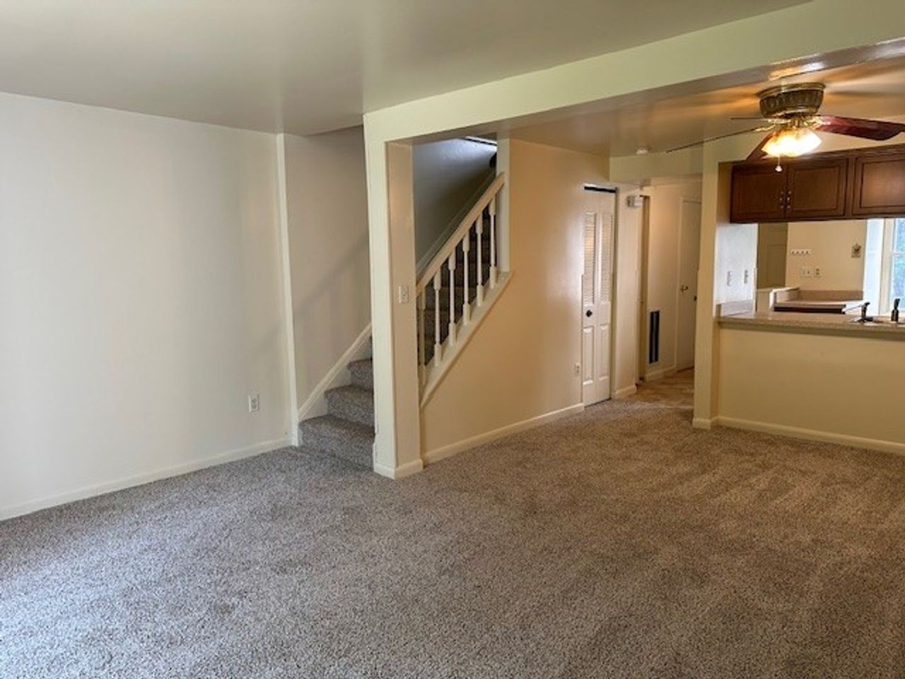729 Valley St #A - Photo 3 of 16