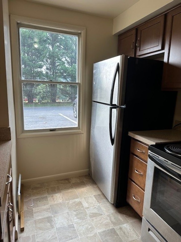 729 Valley St #A - Photo 7 of 16
